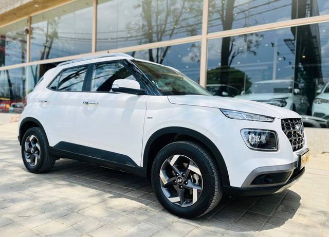 https://images10.gaadi.com/usedcar_image/4528710/original/processed_195927727adbdfddae674983dcc448f1.jpg?imwidth=6400