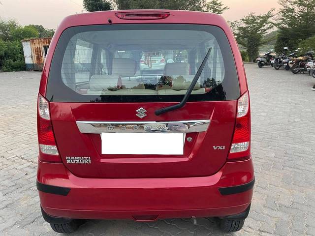 https://images10.gaadi.com/usedcar_image/4528711/original/processed_3eaa77a9c6a27c90787378fc0ac532b1.jpg?imwidth=6402