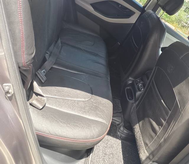 https://images10.gaadi.com/usedcar_image/4528715/original/16e080ecc843405a15c0d40bdc218a51.jpg?imwidth=6402