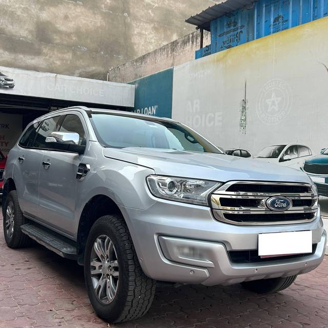 https://images10.gaadi.com/usedcar_image/4528725/original/processed_210c10e3c78bb4f56a271a2bf3e59875.jpg?imwidth=6400