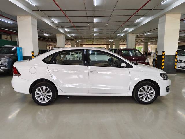 https://images10.gaadi.com/usedcar_image/4528728/original/0c4901104efc190e9a2e2a9b82a6e887.jpg?imwidth=6401