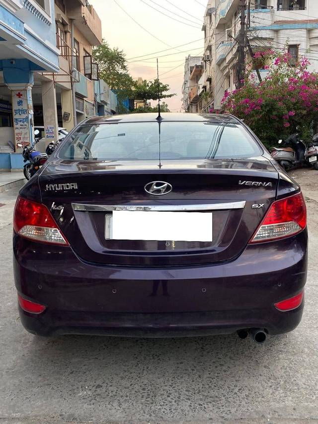 https://images10.gaadi.com/usedcar_image/4528732/original/processed_66e7747eb7d06bc3eb6b652e96d01cc4.jpg?imwidth=6401