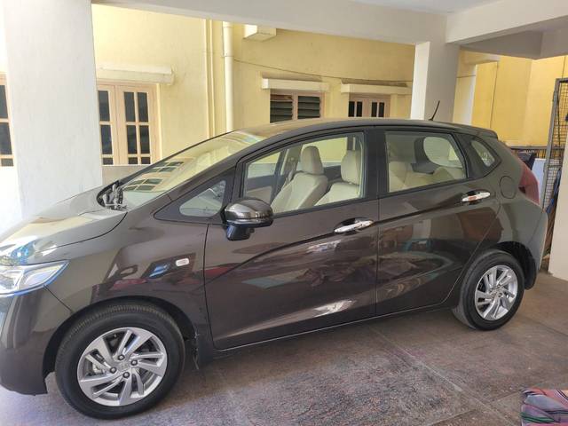 https://images10.gaadi.com/usedcar_image/4528740/original/c0046f665079f4e262c165f092b4db29.jpg?imwidth=6400