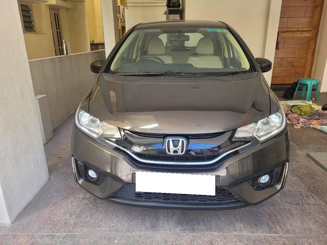 https://images10.gaadi.com/usedcar_image/4528740/original/processed_18398630e8fe5c59ec34a042932b4c92.jpg?imwidth=6402