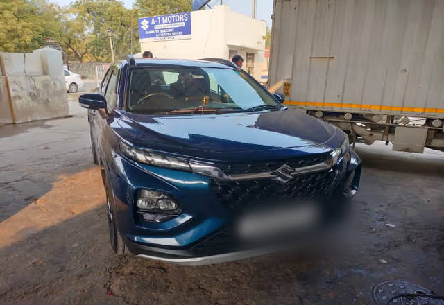 https://images10.gaadi.com/usedcar_image/4528767/original/aad1a996-e7ed-40a0-acb6-4c143c43d7f5.?imwidth=6400