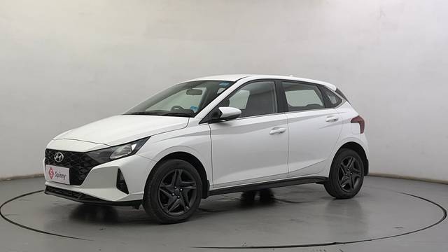 https://images10.gaadi.com/usedcar_image/4528815/original/f765fb8de66d2317fc2bf00e8656dd00.JPG?imwidth=6400