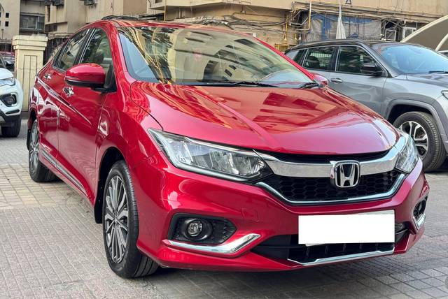 https://images10.gaadi.com/usedcar_image/4528854/original/processed_211ffafdd3c6f3298e55e01b1b70e6a8.jpg?imwidth=6401