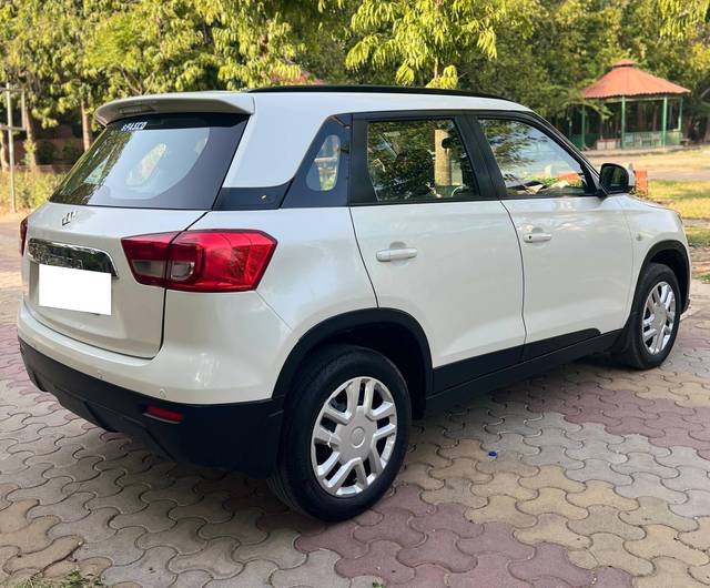 https://images10.gaadi.com/usedcar_image/4528870/original/processed_ef540bb5-272d-451b-af8b-52fead105737.jpg?imwidth=6402