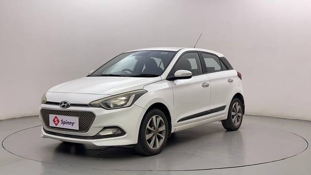 https://images10.gaadi.com/usedcar_image/4528892/original/87d438ab43da34f1f01f2752430fd08f.JPG?imwidth=6400
