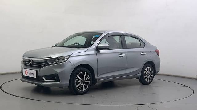 https://images10.gaadi.com/usedcar_image/4528916/original/230537ca33cc035f4835389d94e9afc6.JPG?imwidth=6400