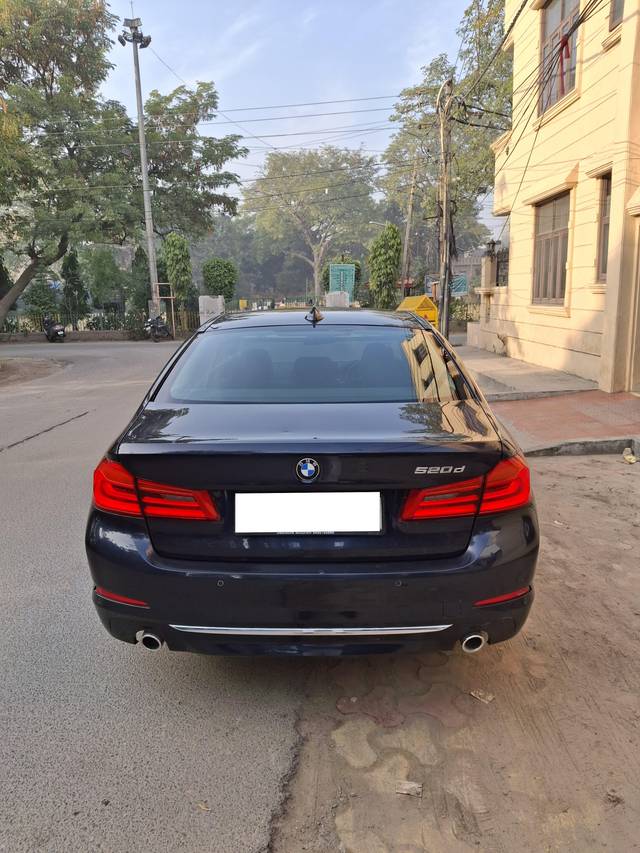 https://images10.gaadi.com/usedcar_image/4528923/original/processed_531f8ef6acb0b994fb9d8da2bdb69feb.jpg?imwidth=6402