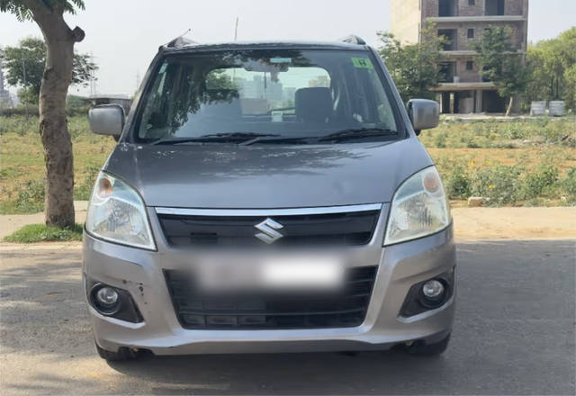 https://images10.gaadi.com/usedcar_image/4529022/original/dce755ec-dca4-4545-9890-fbb13e767ef2.?imwidth=6401