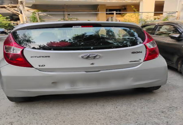 https://images10.gaadi.com/usedcar_image/4529040/original/1f527fb5-e62b-4758-95ca-5a472ea31bb2.?imwidth=6400