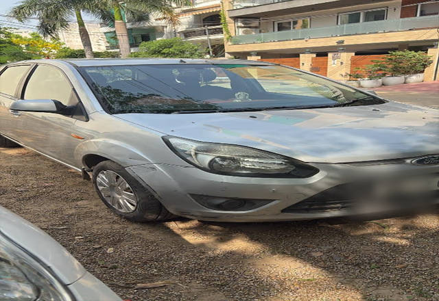 https://images10.gaadi.com/usedcar_image/4529056/original/b8f0a4ef-ecad-42c8-ae2c-7395b443be00.?imwidth=6402