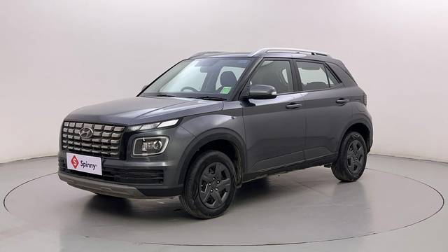 https://images10.gaadi.com/usedcar_image/4529077/original/35d9db2b7b864ee3dca08efc1bde8b64.JPG?imwidth=6400