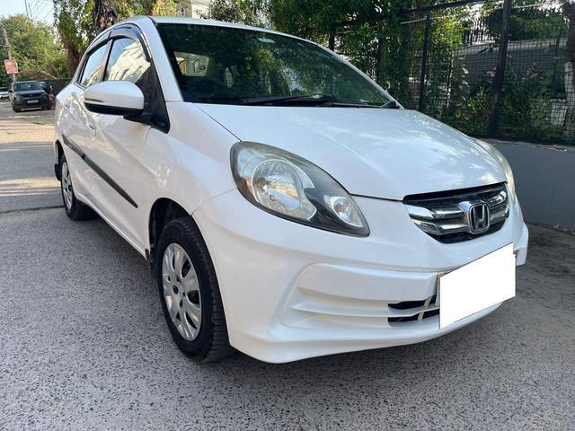 https://images10.gaadi.com/usedcar_image/4529093/original/processed_53bad5d61c184f284387560d98eed9ac.jpg?imwidth=6400