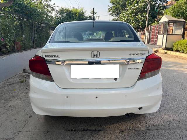 https://images10.gaadi.com/usedcar_image/4529093/original/processed_9612b92bf46576c0c9745a7a9c794d51.jpg?imwidth=6401