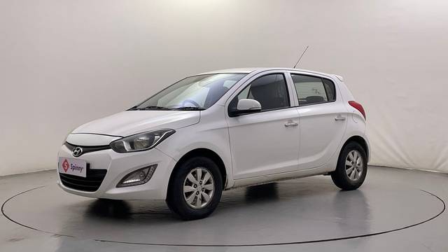 https://images10.gaadi.com/usedcar_image/4529122/original/a156ee8cb915d94971bcc0a08316993a.JPG?imwidth=6400