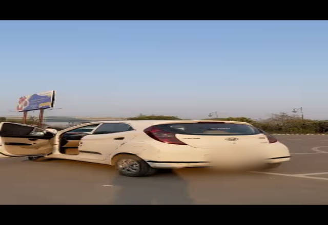 https://images10.gaadi.com/usedcar_image/4529130/original/f4bc0077-a0a0-4a7c-b56f-ed4c1cf1a370.?imwidth=6401