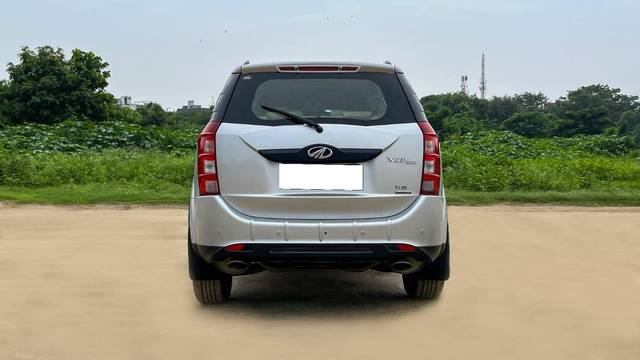https://images10.gaadi.com/usedcar_image/4529133/original/processed_4f603fdec913cbe36f0de54b455a72c8.jpg?imwidth=6402