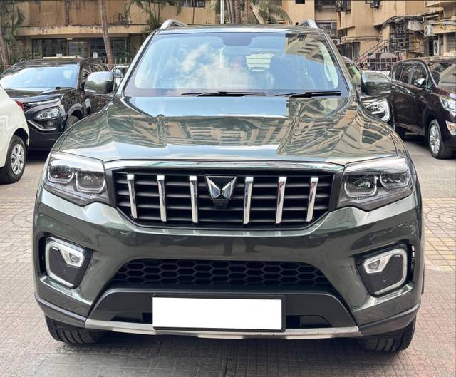 https://images10.gaadi.com/usedcar_image/4529139/original/processed_55199b61fec673c9a07df79bf549b8e8.jpg?imwidth=6400