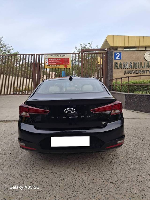 https://images10.gaadi.com/usedcar_image/4529149/original/processed_636fe58a9564fe695fae14605f08fbd1.jpg?imwidth=6400
