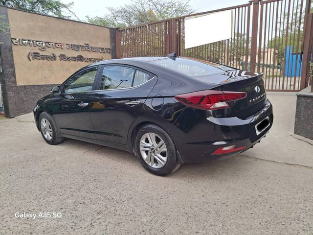 https://images10.gaadi.com/usedcar_image/4529149/original/processed_d9f7ff2c7deecfe45945719fa8b62c7d.jpg?imwidth=6402