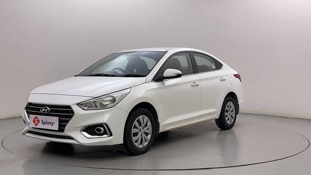 https://images10.gaadi.com/usedcar_image/4529188/original/e7de605c9239fa4bbffc6f45c2ef3a41.JPG?imwidth=6400
