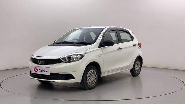 https://images10.gaadi.com/usedcar_image/4529215/original/3f0dfbdd94140a36811232a8d58d0233.JPG?imwidth=6400