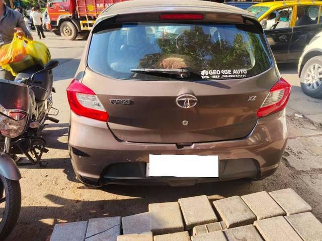 https://images10.gaadi.com/usedcar_image/4529228/original/processed_ea1b3e91-0834-49eb-84ef-9b72953e8a53.jpeg?imwidth=6400