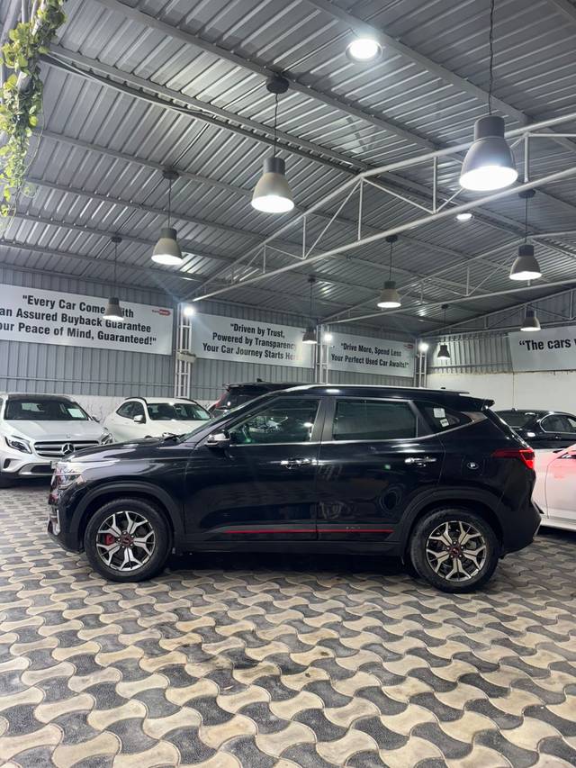 https://images10.gaadi.com/usedcar_image/4529250/original/e6d624ce0657f4a1ddb71c7cd8a18e84.jpg?imwidth=6402