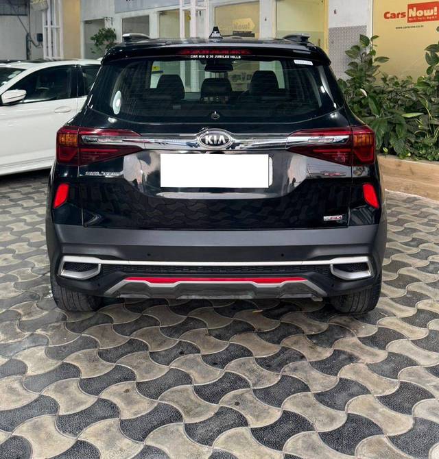 https://images10.gaadi.com/usedcar_image/4529250/original/processed_4a9c94accdf8acba3a09cc40260af9ee.jpg?imwidth=6401