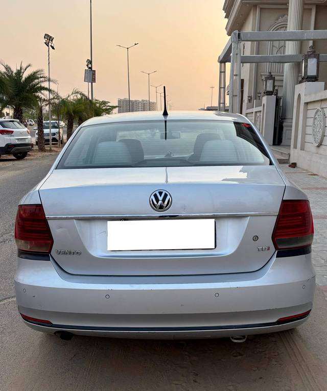 https://images10.gaadi.com/usedcar_image/4529266/original/processed_162ebc462ecd7c4cd0cc9a25fe6ee698.jpg?imwidth=6402