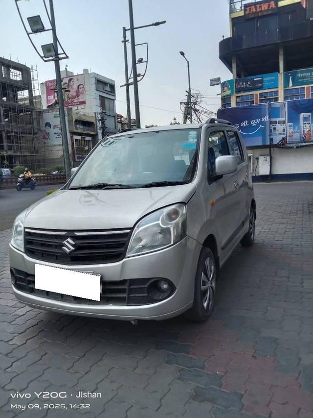 https://images10.gaadi.com/usedcar_image/4529268/original/processed_1523cbe62384fb2783450eb81871e3f4.jpeg?imwidth=6400