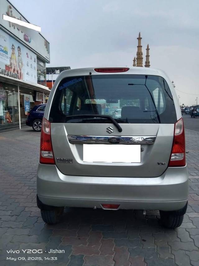 https://images10.gaadi.com/usedcar_image/4529268/original/processed_a81f6f8e15f32a1582af0953df20d13f.jpeg?imwidth=6401