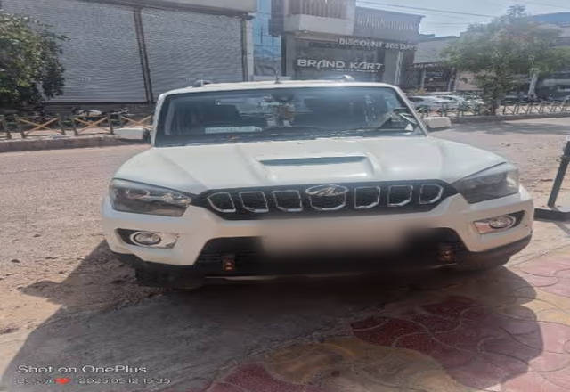https://images10.gaadi.com/usedcar_image/4529270/original/dc2abc5e-bd38-449c-85ef-9ad30926ae78.?imwidth=6402
