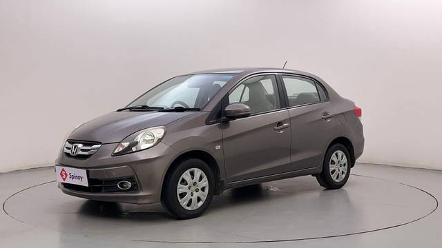https://images10.gaadi.com/usedcar_image/4529278/original/84b2792a1e46b9bc62b11b825e3407b3.JPG?imwidth=6400