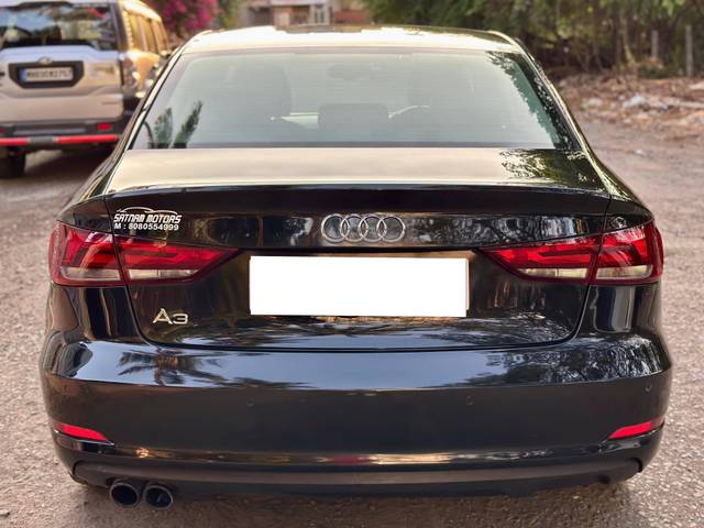 https://images10.gaadi.com/usedcar_image/4529311/original/processed_8f61f68e3f0ce4a5823cbf2368de3277.jpg?imwidth=6401