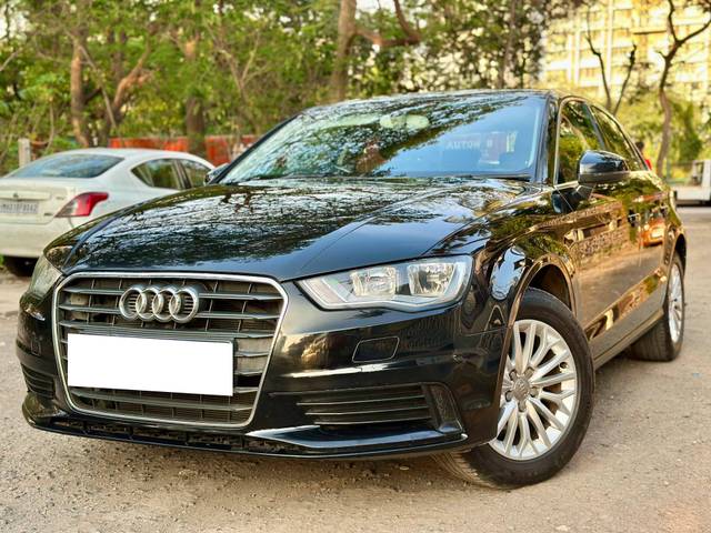 https://images10.gaadi.com/usedcar_image/4529311/original/processed_d113cc53e732c1b7a93879f974b750a5.jpg?imwidth=6402