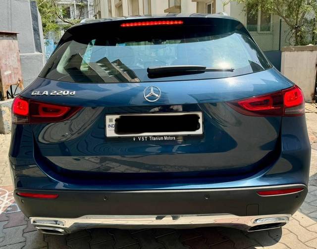 https://images10.gaadi.com/usedcar_image/4529346/original/processed_6fbd43c1462e7a903738c6ca33c6a578.jpg?imwidth=6402