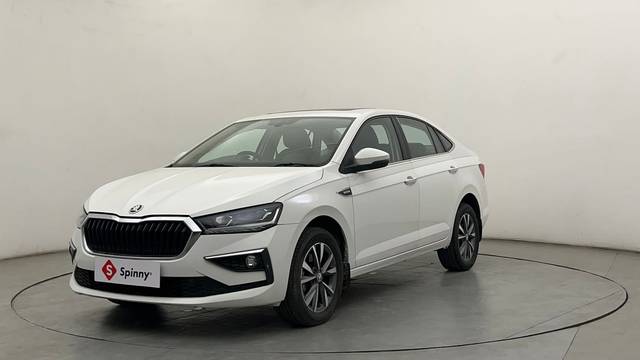 https://images10.gaadi.com/usedcar_image/4529368/original/35612215fb661eccc3107fb2e238bb79.JPG?imwidth=6400