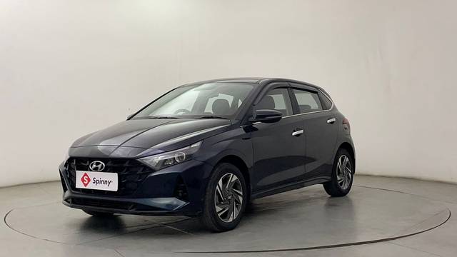 https://images10.gaadi.com/usedcar_image/4529375/original/a6eba4ac5356710332a97dc6a31f86a2.JPG?imwidth=6400
