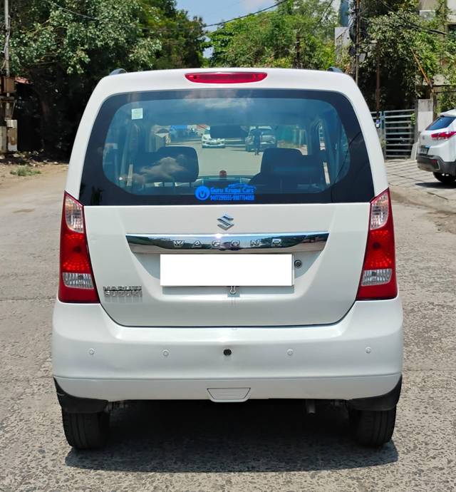 https://images10.gaadi.com/usedcar_image/4529450/original/processed_829003ebefaa724de20698a6f70f3529.jpg?imwidth=6401