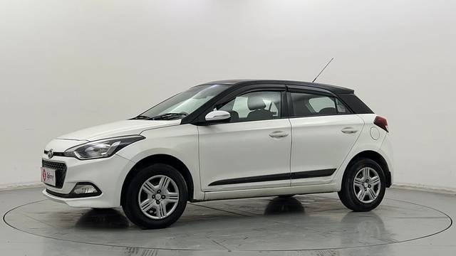 https://images10.gaadi.com/usedcar_image/4529454/original/197abe2dc5ae82a8d08caf5d2dfa4b46.JPG?imwidth=6400
