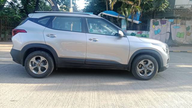 https://images10.gaadi.com/usedcar_image/4529468/original/processed_9ef00da166c73d7ea53e30639cf3e031.jpg?imwidth=6401