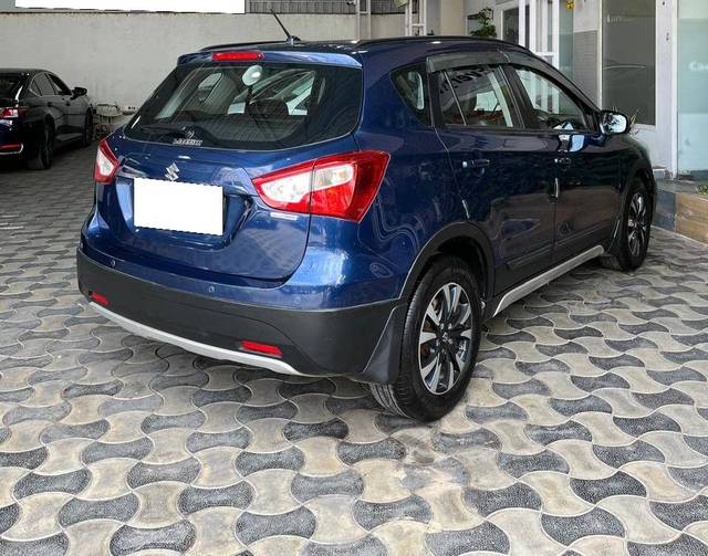 https://images10.gaadi.com/usedcar_image/4529474/original/processed_c888ea8efda76f08bdc68f9f963113cf.jpg?imwidth=6401