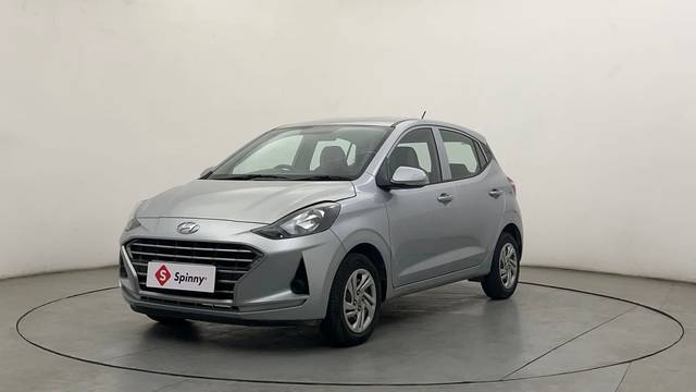 https://images10.gaadi.com/usedcar_image/4529477/original/0e045a9d0e306581c215726b3f440f38.JPG?imwidth=6400