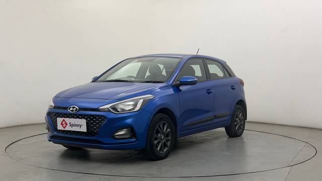 https://images10.gaadi.com/usedcar_image/4529488/original/b74ca1cebdc1bc206fd0790ecd8d5a58.JPG?imwidth=6400