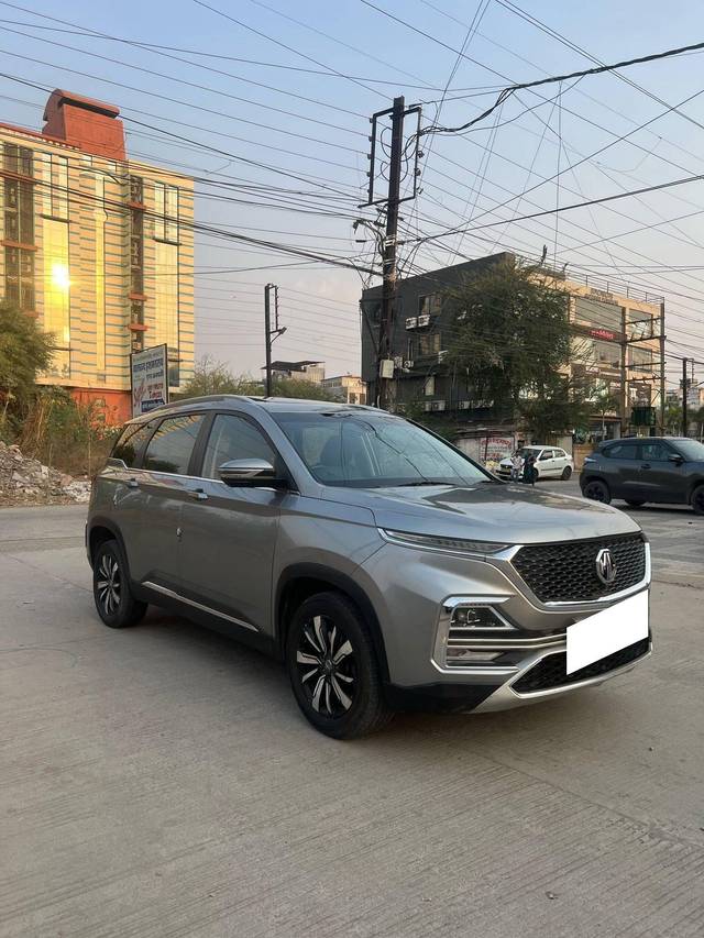 https://images10.gaadi.com/usedcar_image/4529518/original/processed_7aa570af32b0b420eb0fe265ebe178d9.jpg?imwidth=6400