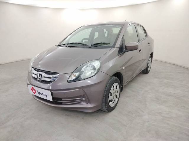 https://images10.gaadi.com/usedcar_image/4529520/original/86c62e305b69ad6cba547cdb5aafb92b.jpg?imwidth=6400